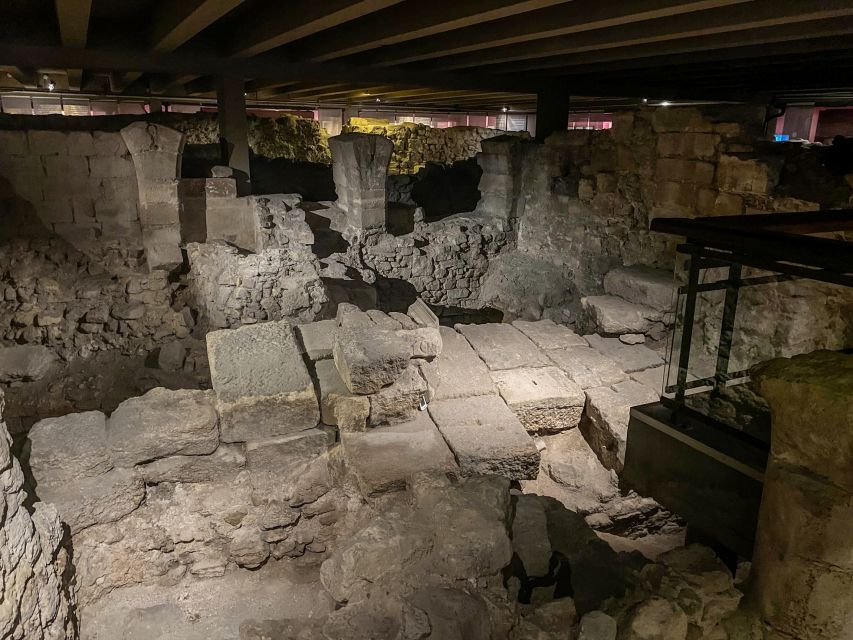 Paris: Île de la Cité and Notre-Dame Walking Tour With Crypt - The Archaeological Crypt below Notre-Dame