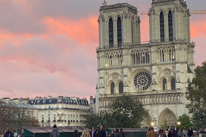 Paris Île de la Cité and Notre-Dame Walking Tour With Crypt - What this Île de la Cité tour actually includes