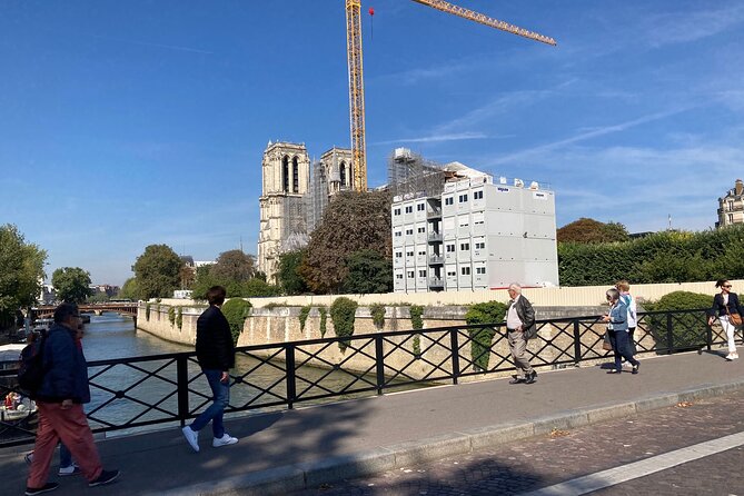 Paris Île de la Cité and Notre-Dame Walking Tour With Crypt - Conciergerie: palace, prison, and revolution