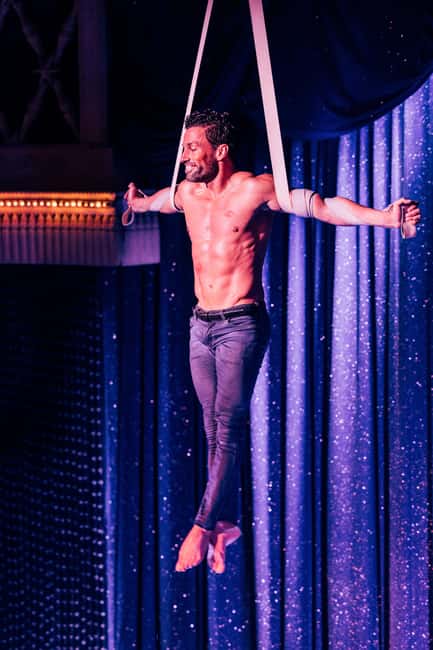 Paris: La Nouvelle Eve Cabaret Show with Champagne - La Nouvelle Eve in Montmartre