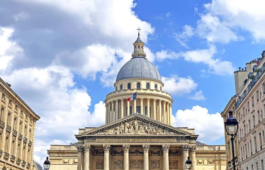 Paris: Latin Quarter Walking Tour with Local Guide - Saint-Julien-le-Pauvre and medieval detail