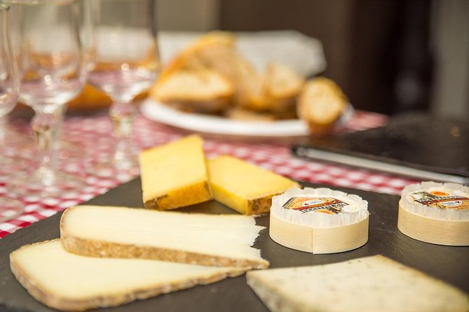 Paris Le Marais District Original Food and Wine Tasting Tour - How much wine and food should you expect?