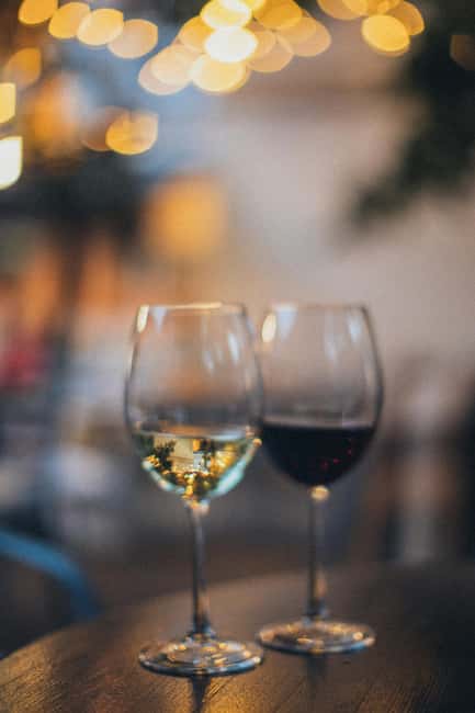 Paris Le Marais Food Tour: Full Traditional French Feast - Rue de Rivoli: A Walk Between Major Sights and Small Bites
