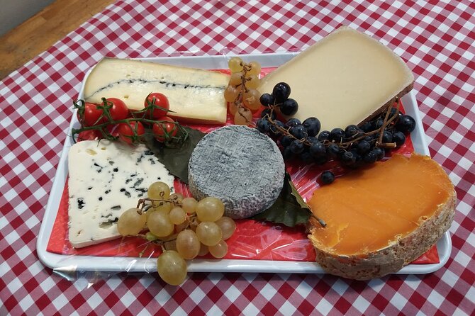 Paris Le Marais Food Tour With 10+ Tastings, Cheese, Wine & More - Medieval houses, tea, archives, and the Jewish Quarter
