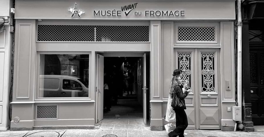Paris: Living Cheese Museum Guided Tour with Cheese Tasting - Why this small museum works