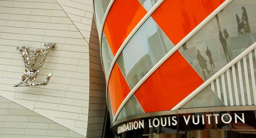 Paris: Louis Vuitton Foundation Exterior Tour with Entry - Starting at Le Séquoia Café near Metro Les Sablons