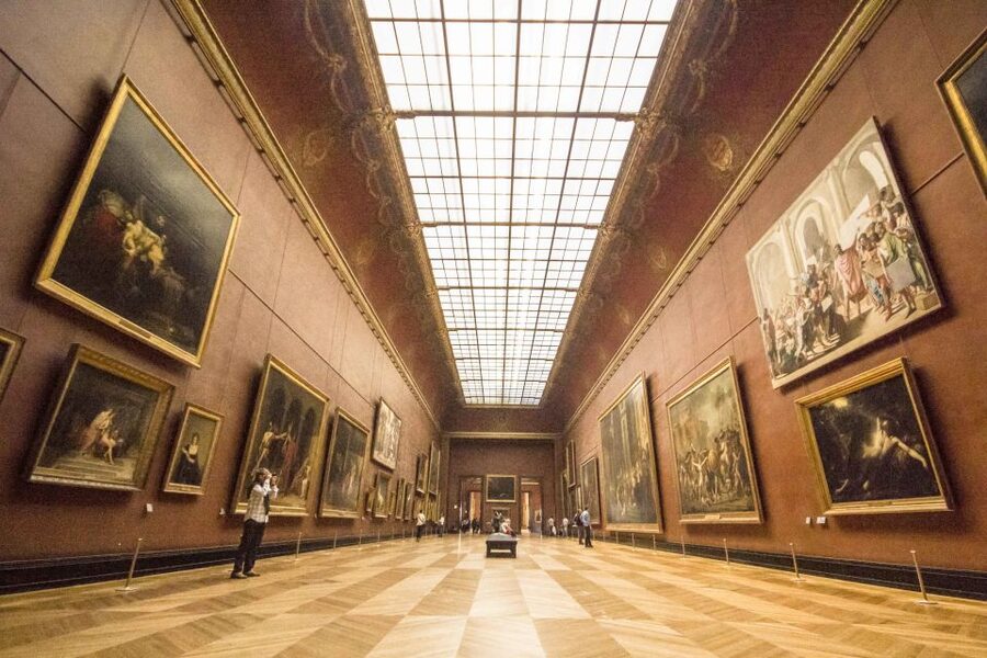 Paris Louvre: 2-Hour Private Tour for Groups or Families - Timing, meeting details, and what to carry