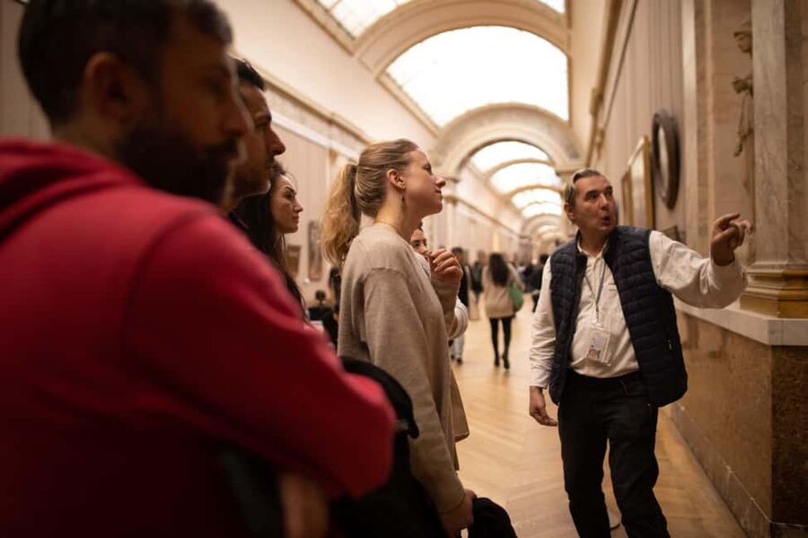 Paris Louvre Exclusive Semi Private Guided Tour Max 6 People - Key points at a glance