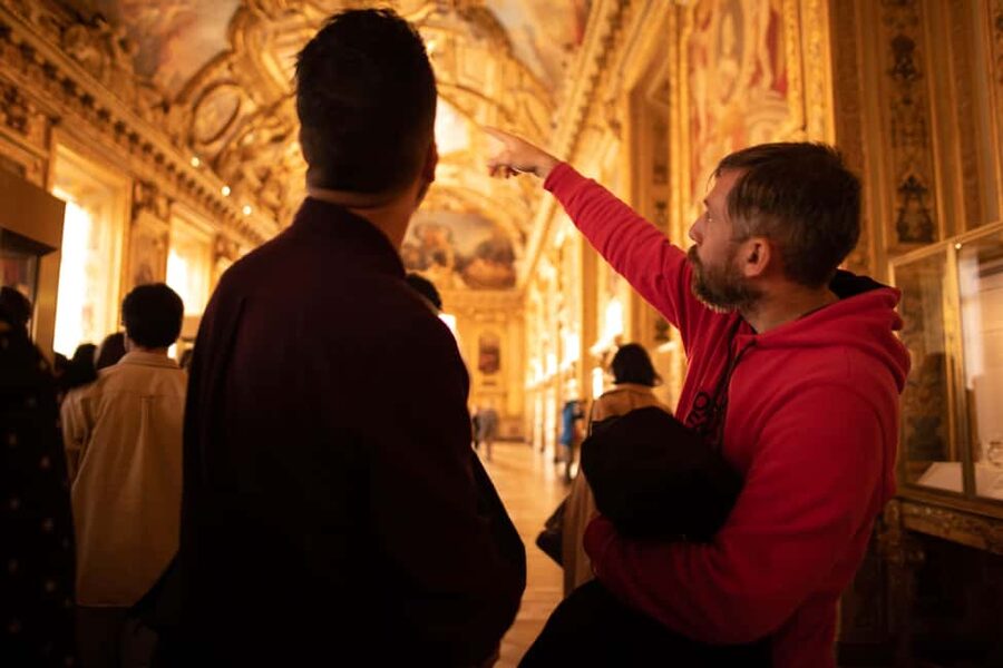 Paris Louvre Exclusive Semi Private Guided Tour Max 6 People - Why a six-person group changes the Louvre visit