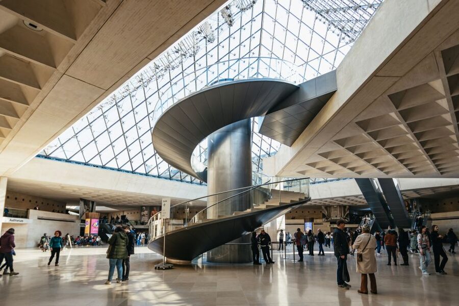 Paris: Louvre Museum Entry Ticket With Host and River Cruise - What this Louvre and Seine package actually gives you