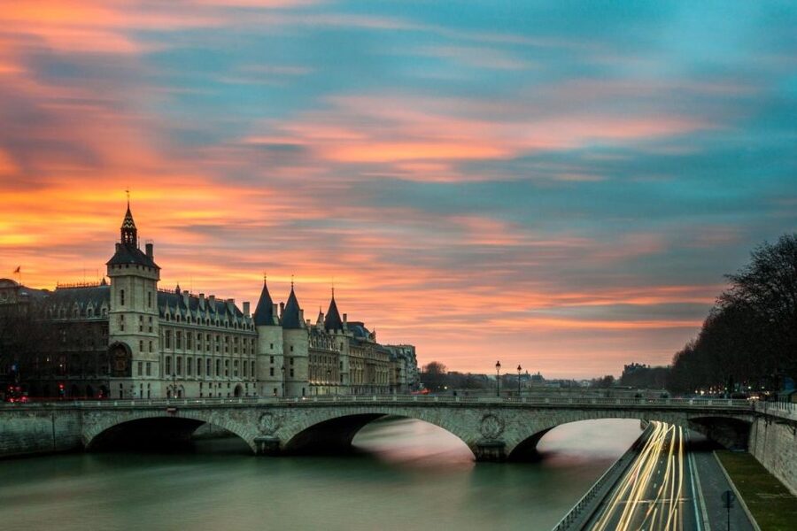 Paris: Louvre Museum Entry Ticket With Host and River Cruise - How much time should you allow inside?