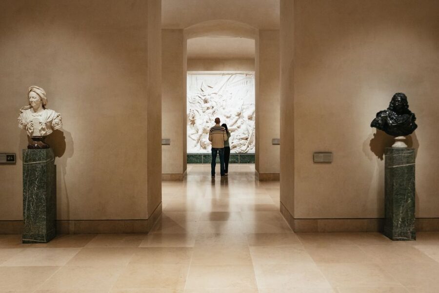 Paris: Louvre Museum Entry Ticket With Host and River Cruise - Choosing the best cruise time