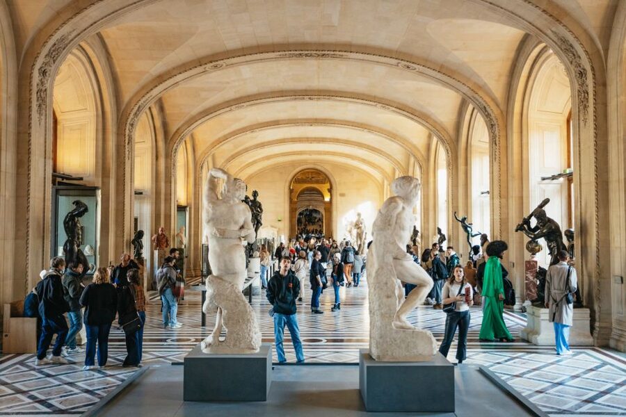 Paris: Louvre Museum Entry Ticket With Host and River Cruise - What the $100 price means in practical terms