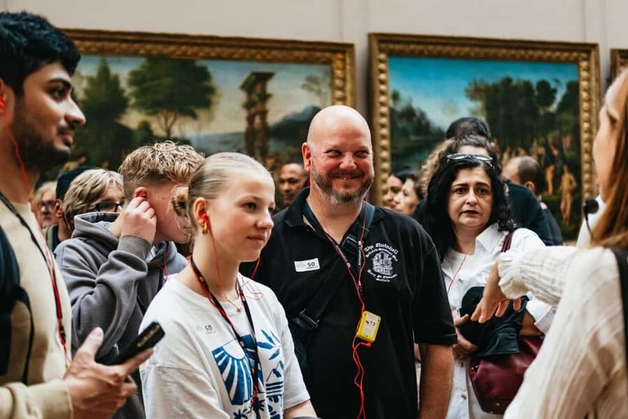 Paris: Louvre Museum Guided Tour - The Mona Lisa, with a plan for the crowds