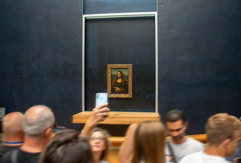 Paris: Louvre Museum Highlights Small-Group Guided Tour - Strong guides and a few practical limits