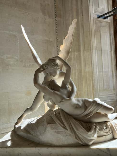 Paris: Louvre Museum Hosted Entry & Masterpieces Audio Guide - The masterpieces included in your route