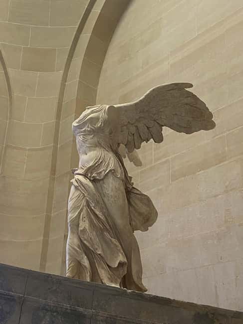 Paris: Louvre Museum Hosted Entry & Masterpieces Audio Guide - Should you book it?