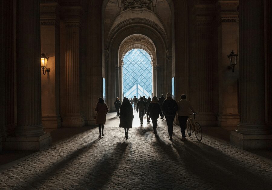 Paris: Louvre Museum Ticket & Exclusive Immersive AudioGuide - Venus de Milo and ancient sculpture