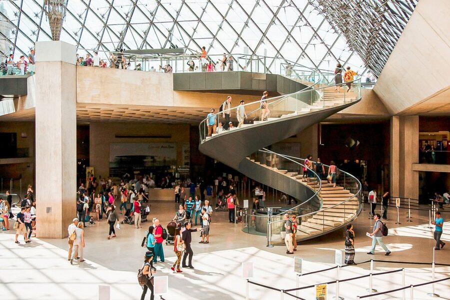 Paris: Louvre Museum Timed-Entrance Ticket - A smart route through a very large museum