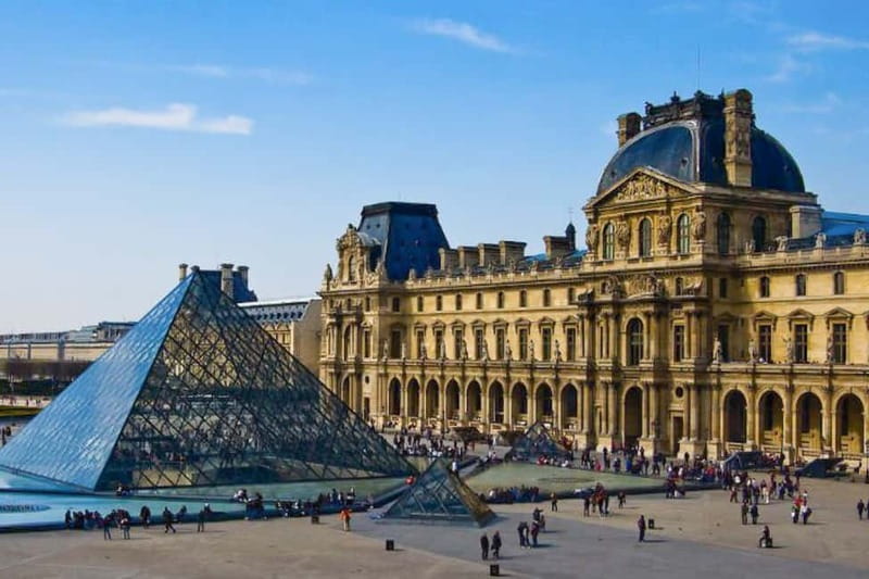 Paris: Louvre Must-See Tour with Reserved Entry Ticket - The value of the small-group format