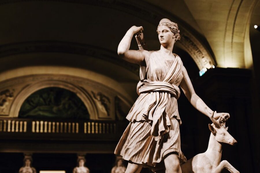Paris: Louvre Must-See Tour with Reserved Entry Ticket - Practical limits you should know