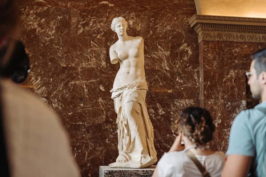 Paris: Louvre or Orsay, Eiffel Tower, City Walk & Cruise - The Louvre in 90 minutes