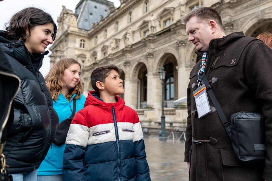 Paris: Louvre Private Family Tour for Kids + Reserved Entry - Why a private Louvre visit works for families