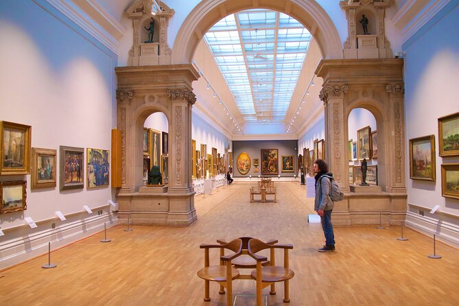 Paris Louvre Small Group Tour with Pre-Reserved Tickets - Starting near Le Nemours2 and entering through the Pyramid