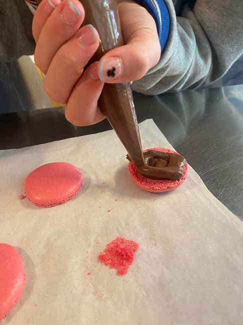 Paris: Macaron Baking Class for Families and Kids - The shared-batch issue you should understand