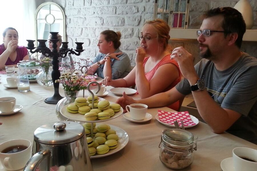 Paris: Macarons Class, Teatime and To-Go Box - Making macarons the French way at Le Foodist