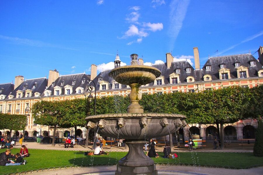 Paris Marais Quarter 2-Hour Private Walking Tour - Key points at a glance