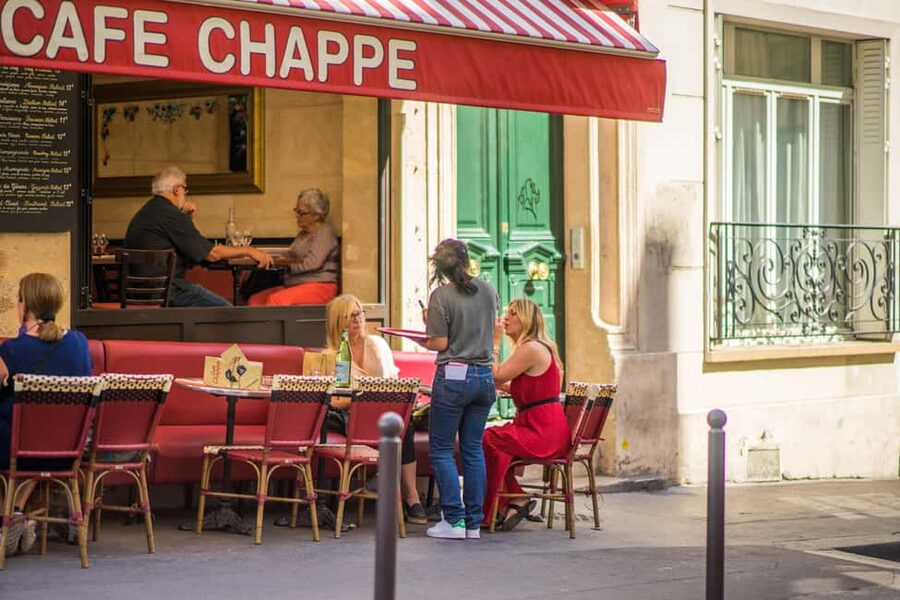 Paris Montmartre: 2-Hour City Tour in German - What a German-language private tour changes