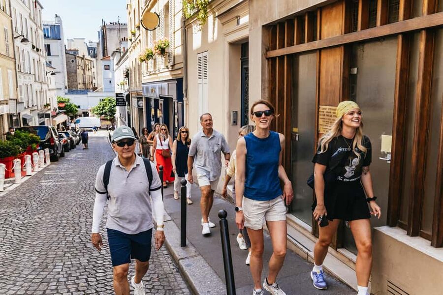 Paris: Montmartre Cheese, Wine & Pastry Guided Walking Tour - The guide can shape the whole experience