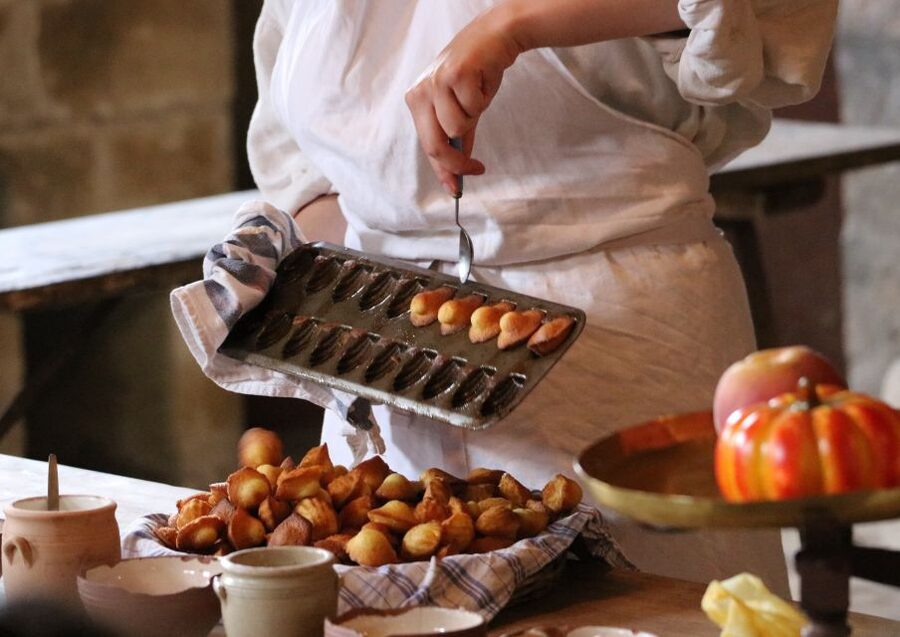 Paris: Montmartre Culture and Local Pastries Walking Tour - Starting between Lamarck and Chez Ginette