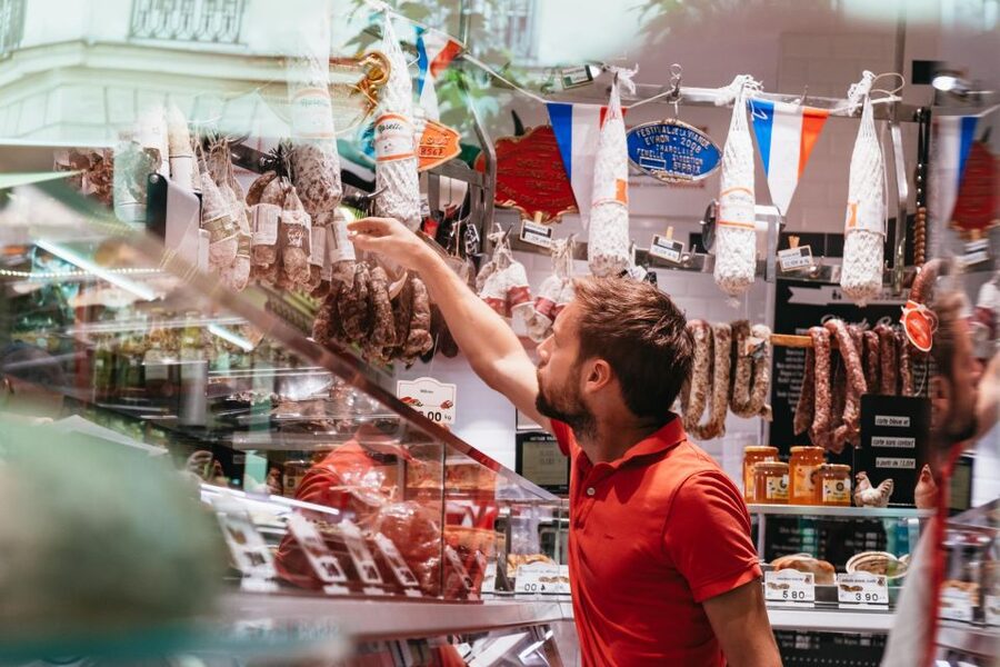 Paris: Montmartre Food and Wine Guided Tour - Reaching Sacré-Cœur and the Paris view