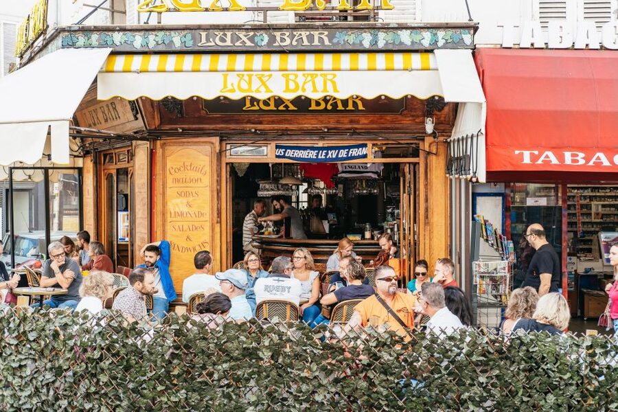Paris: Montmartre Food and Wine Guided Tour - What the small group changes
