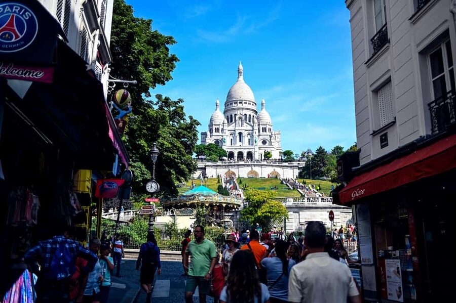 Paris: Montmartre Food Tasting Walking Tour with Secret Dish - Why this Montmartre food walk works