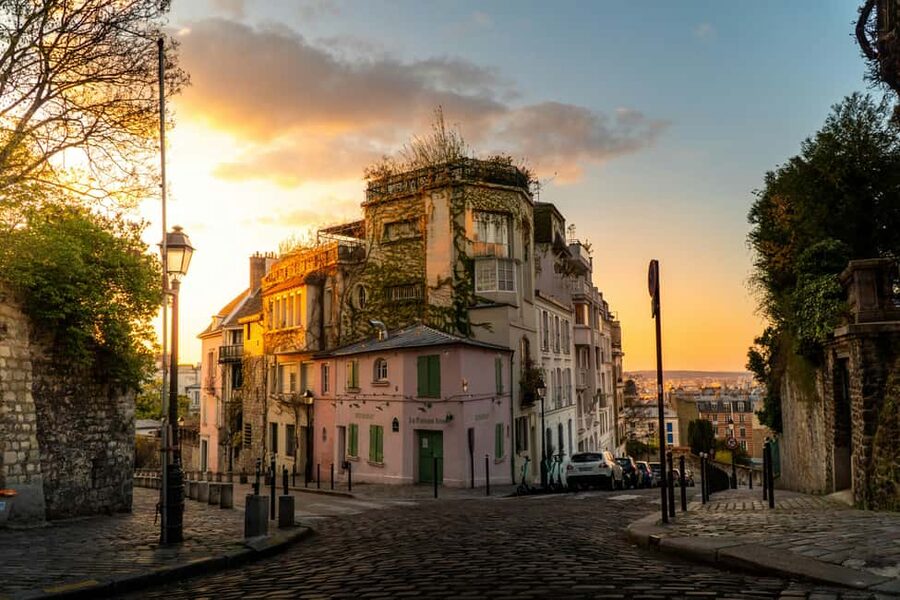 Paris: Montmartre Hidden Gems and Highlights Walking Tour - Key points to know before you book
