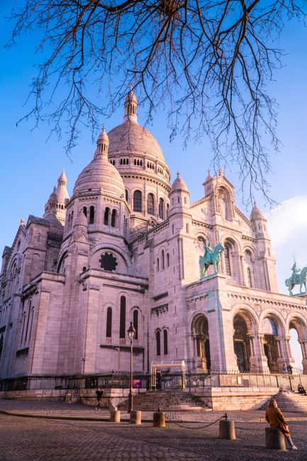 Paris: Montmartre Hidden Gems and Highlights Walking Tour - The I Love You Wall and the first neighborhood stories
