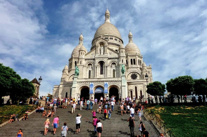 Paris: Montmartre Hidden Gems and Highlights Walking Tour - Paris’s last vineyard