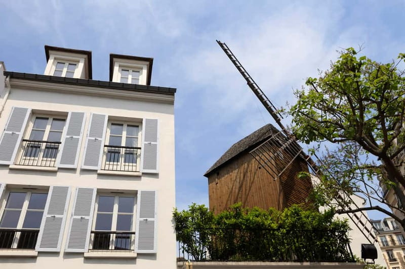 Paris: Montmartre Hidden Gems and Highlights Walking Tour - Sacré-Coeur and the Paris view
