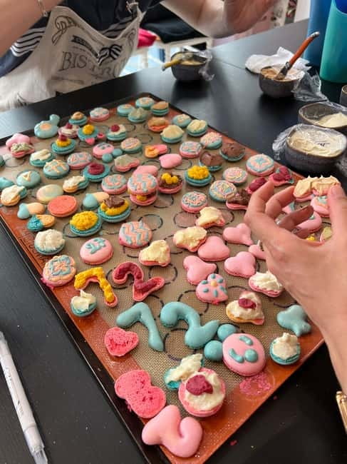 Paris: Montmartre Macaron Baking Workshop - Arriving at Maca’Rong on Rue Legendre
