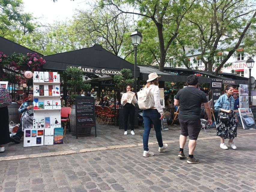 Paris: Montmartre Small Group Guided Walking Tour - Climbing from Anvers to Sacré-Cœur
