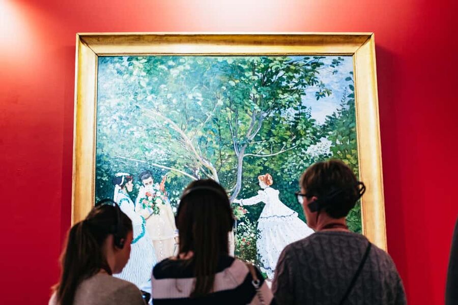 Paris: Musée d'Orsay Guided Tour with Skip-the-Line Tickets - Crowds, timing, and the limits of skip-the-line entry
