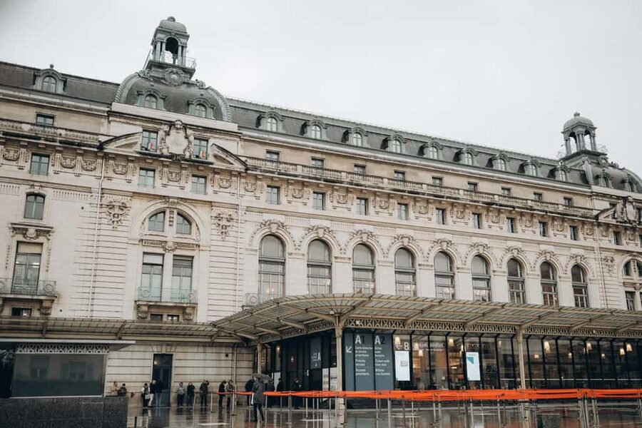 Paris: Musée d’Orsay Ticket and Guided Tour - Meeting at the rhinoceros statue