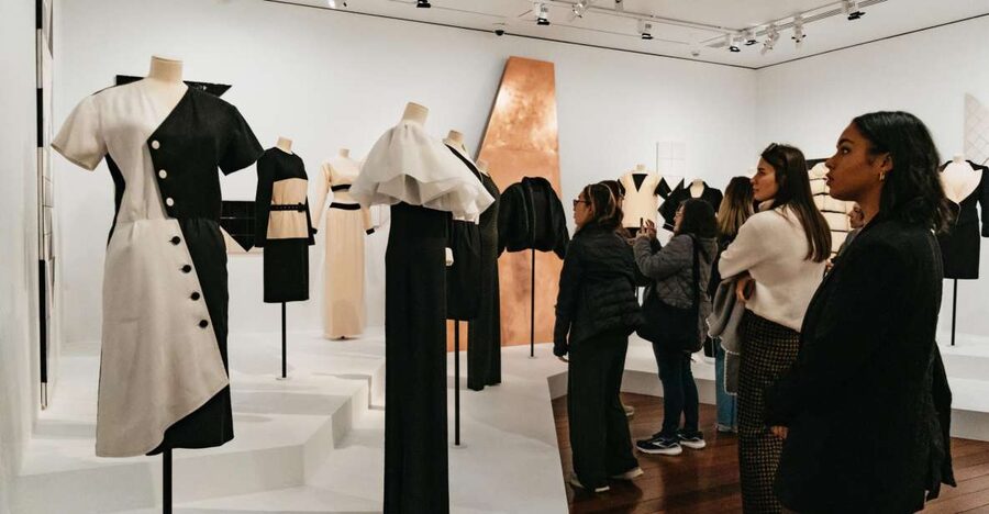 Paris: Musée Yves Saint Laurent Before Opening Hours Tour - Key points at a glance
