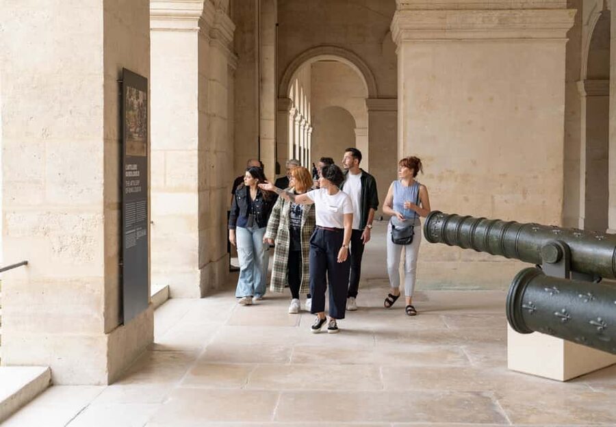 Paris: Napoleon’s Tomb & Invalides Small Group Guided Tour - What the guides add to the visit