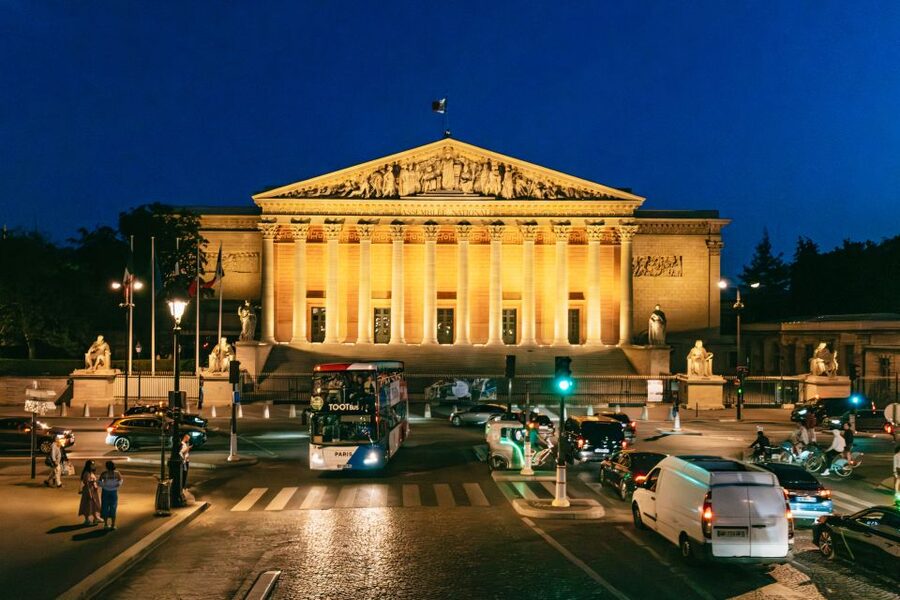 Paris: Night Bus Tour with Audioguide - Why Paris looks different from the top deck at night
