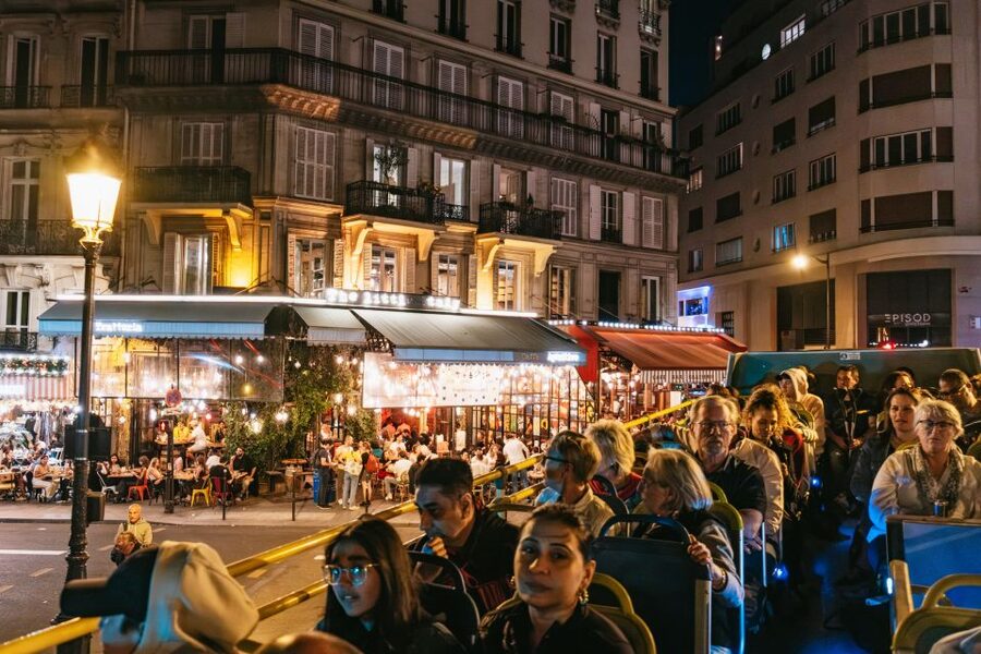 Paris: Night Bus Tour with Audioguide - Who will enjoy this night bus most