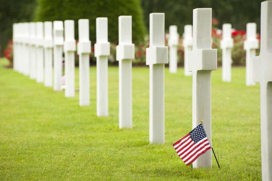 Paris: Normandy D-Day Sites Guided Day Trip with Lunch - The guides can make or break the long ride